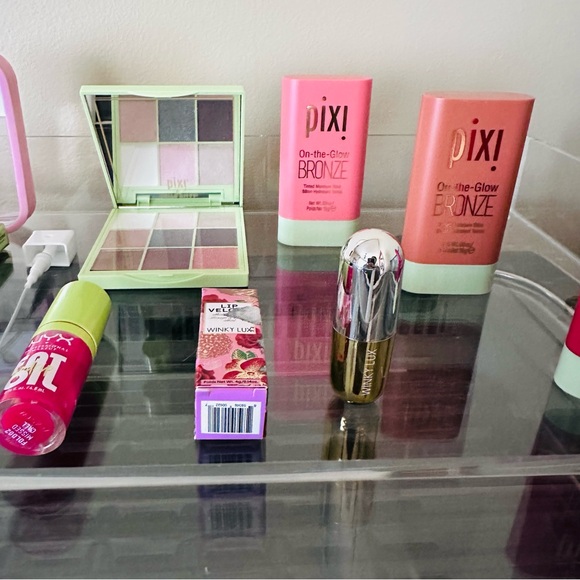 Pixi Beauty Make up bundle - Picture 2 of 10